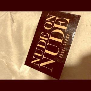 Bobbi Brown “Nude on nude”.